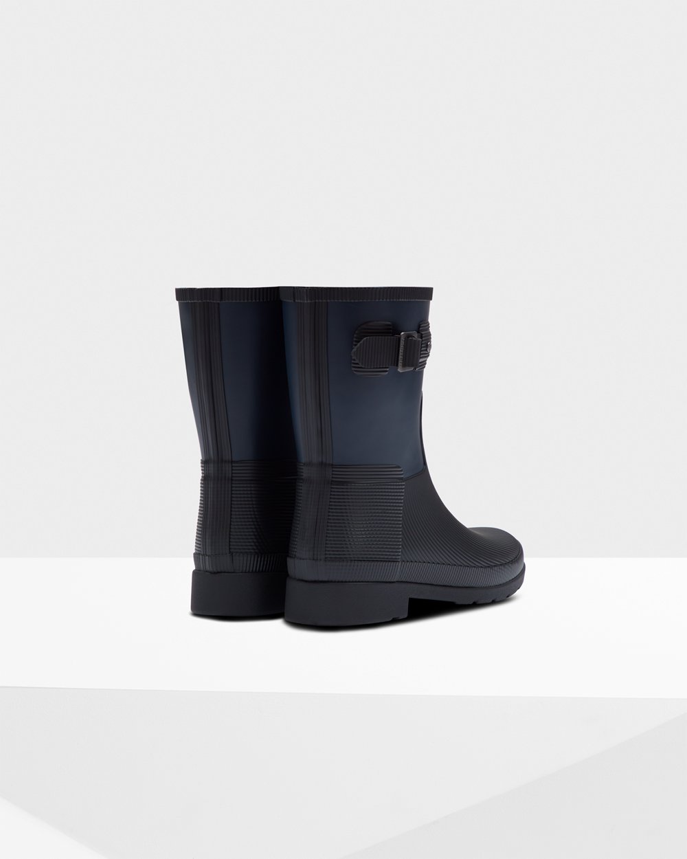 Womens Hunter Refined Texture Block Slim Fit - Short Rain Boots Navy/Black - 4506-ISFHZ